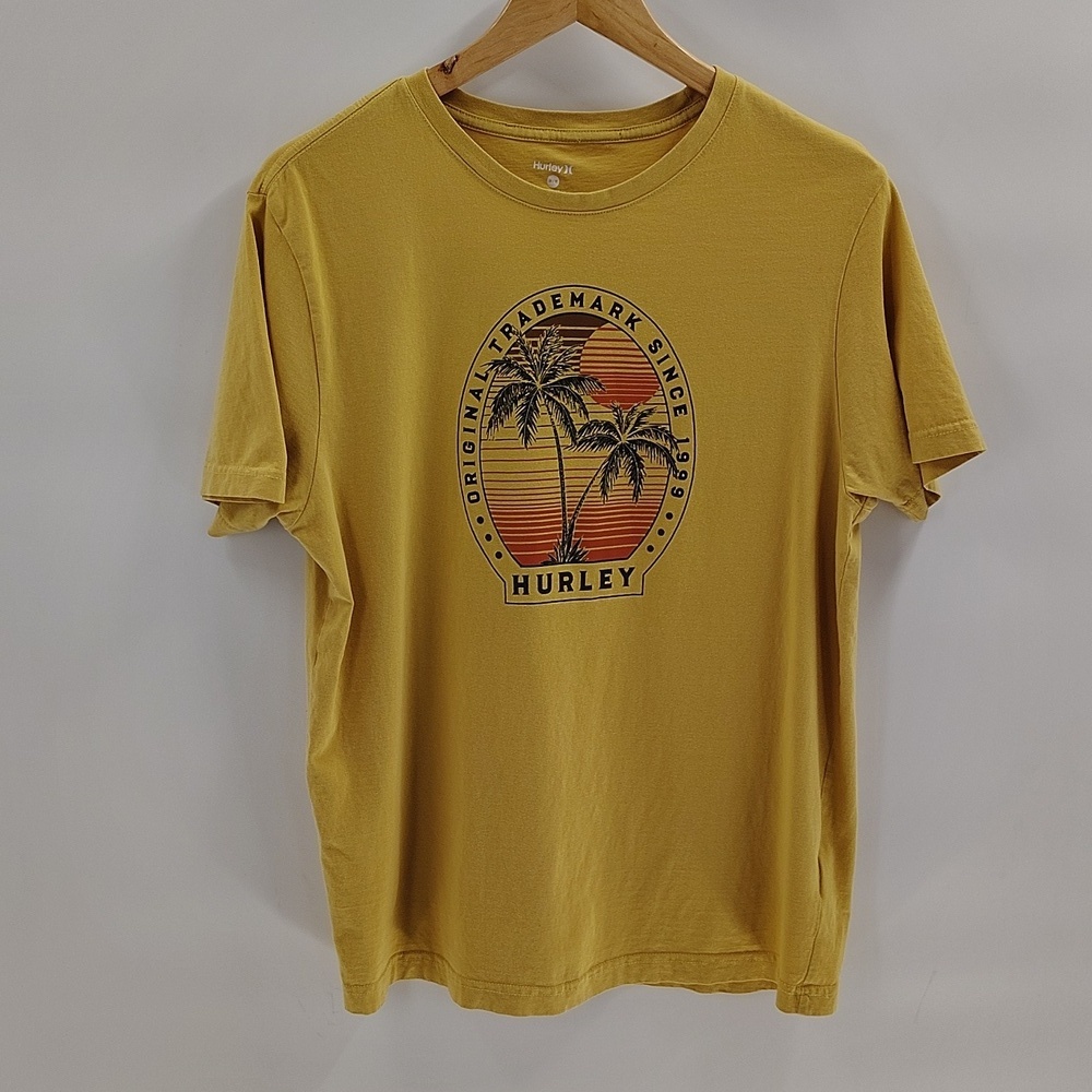Hurley Yellow Palm Tree Sun Beach Graphic Lightweight Short Sleeve Tee Size M